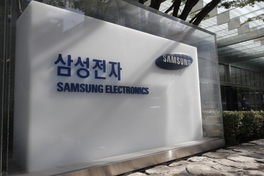 Samsung quarterly profit set to slump 25pc, first decline in nearly three years
