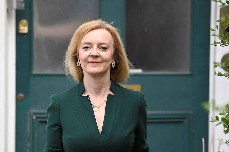 Over 100 British lawmakers ‘trying to oust’ PM Liz Truss