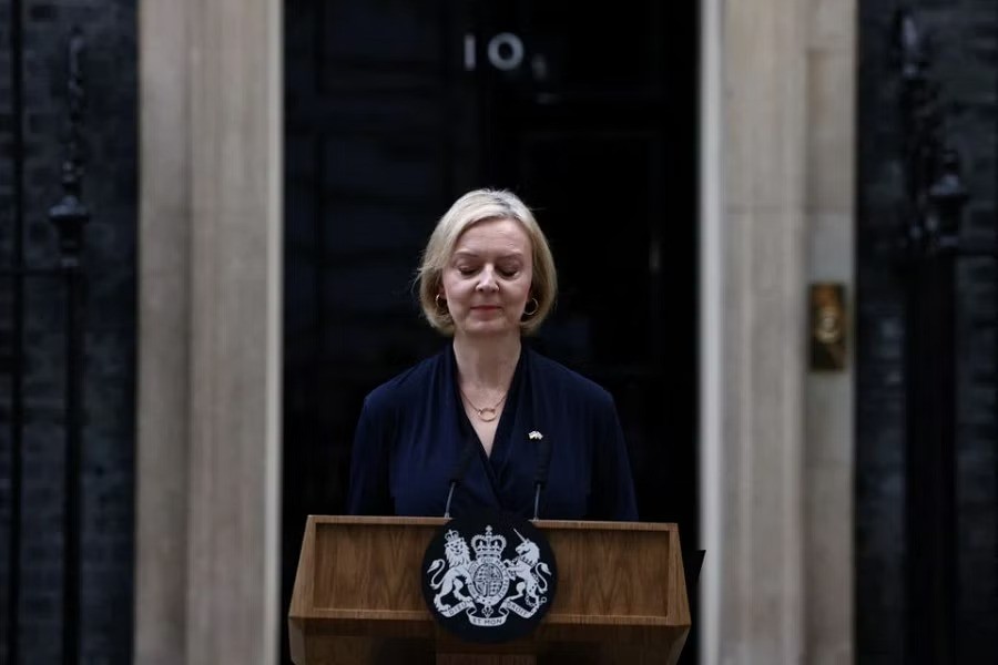 British Prime Minister Liz Truss announces her resignation, outside Number 10 Downing Street, London, Britain October 20, 2022. REUTERS