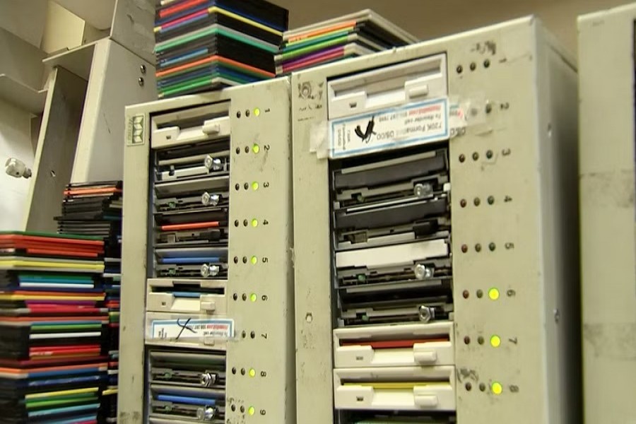 Tom Persky, owner of floppydisk.com, uses older computers to format the disks that he sources from second-hand websites and eBay at his warehouse in Lake Forest, California, US, Oct 6, 2022 in this screengrab from a Reuters TV video. REUTERS/Alan Devall