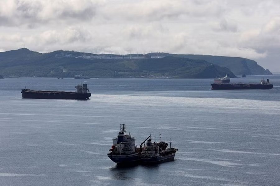 A view shows tankers in Nakhodka Bay near the crude oil terminal Kozmino outside the port city of Nakhodka, Russia, Jun 13, 2022. REUTERS