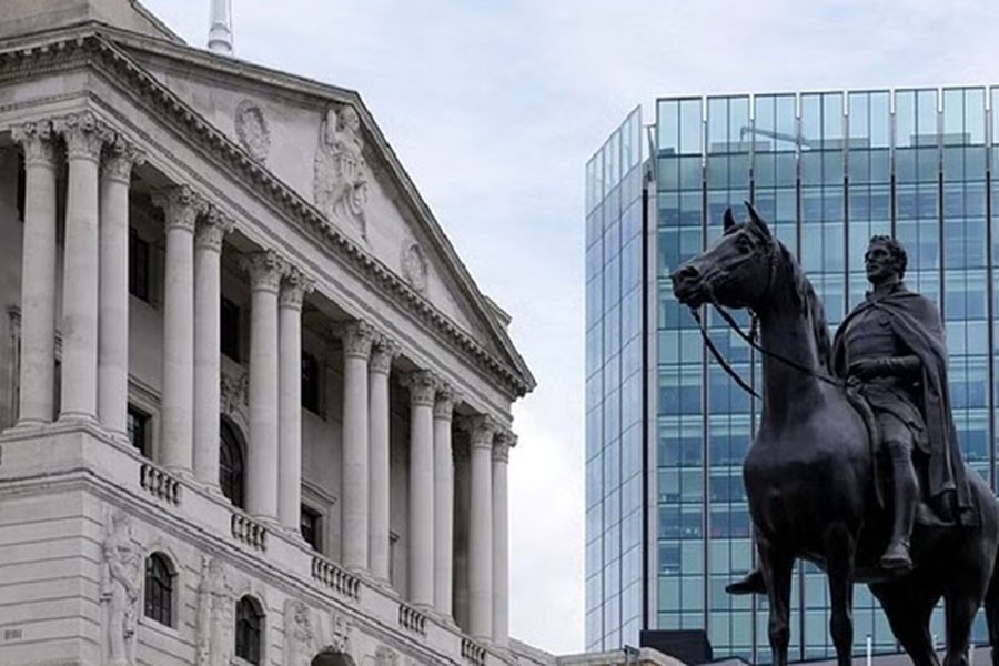 Bank of England poised to raise rates by most in 33 years