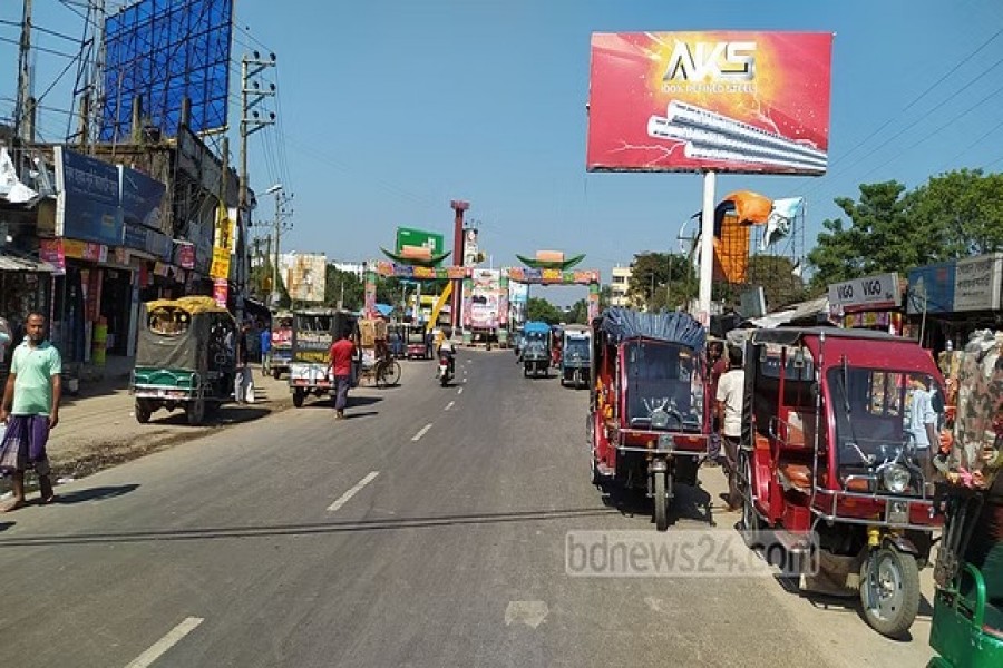 যোগাযোগ বিচ্ছিন্ন রংপুরে বিপাকে জনসাধারণ