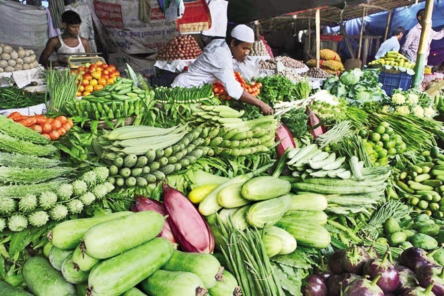 Weekly Kitchen Market: Hilsa, tomato, cucumber get pricier