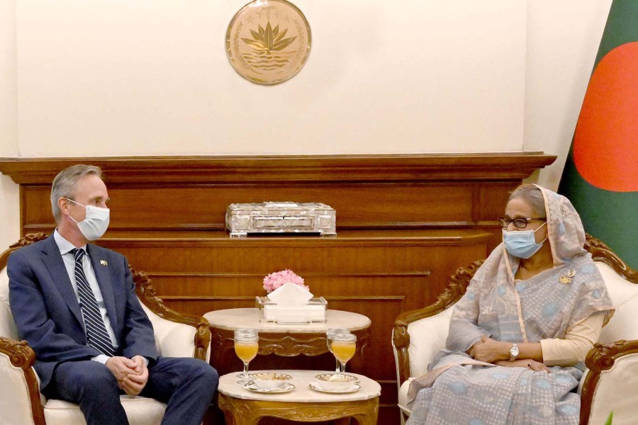 World Bank Vice President for South Asia region, Martin Raiser, called on Prime Minister Sheikh Hasina at her office. Photo: PID