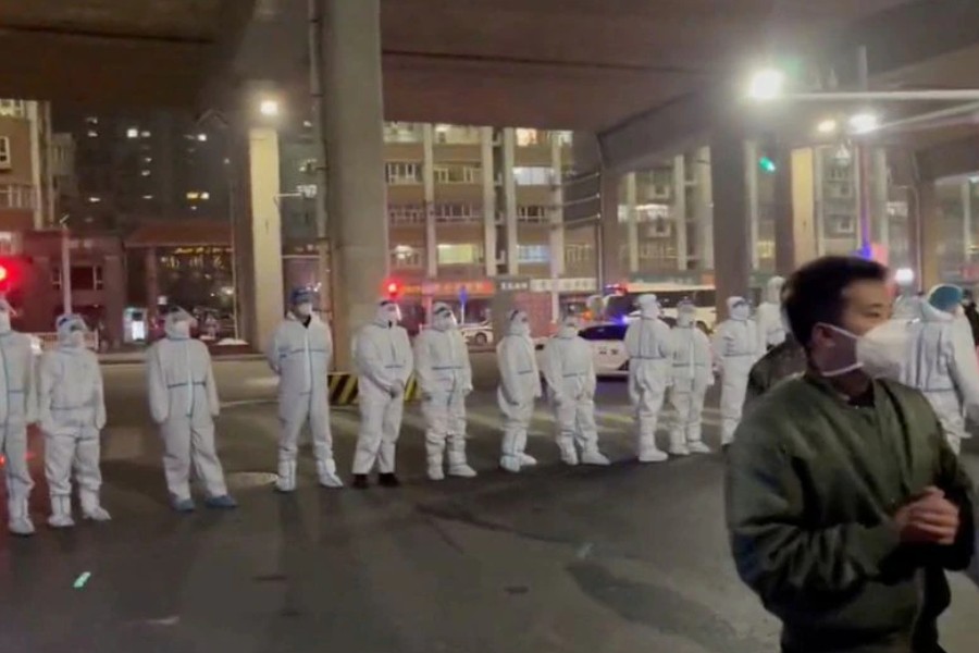 Protests against coronavirus disease (COVID-19) outbreak measures in Urumqi city, Xinjiang Uygur, China in this screen grab obtained from a video released November 25, 2022.Video obtained by Reuters/via REUTERS