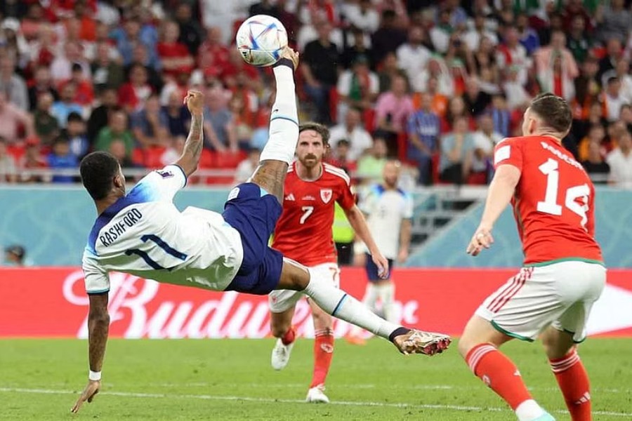 England roar into last 16 as Rashford scores twice in 3-0 Wales rout