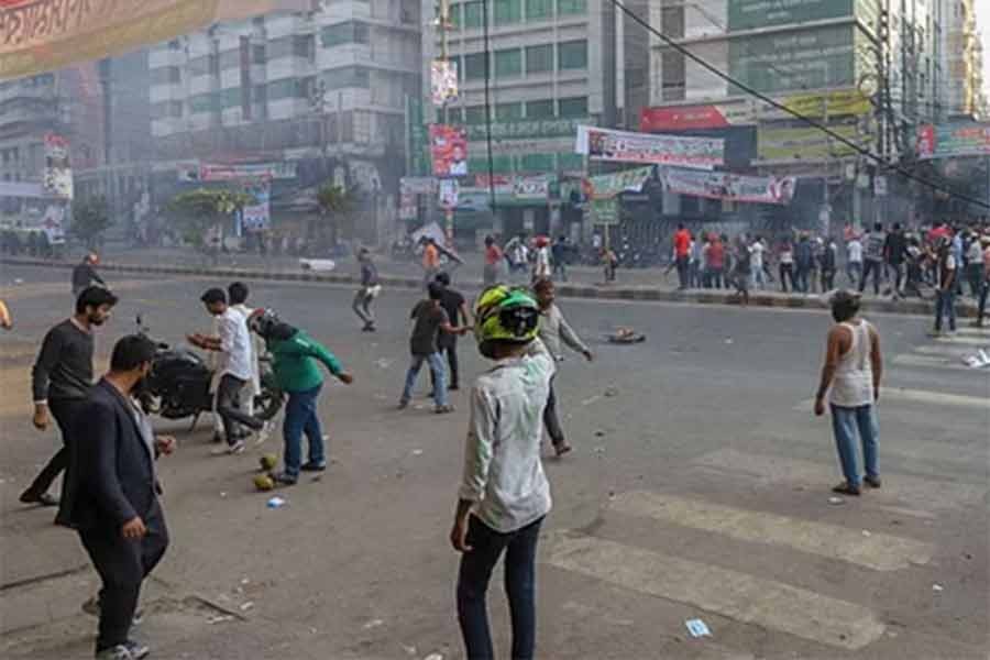 Man dies as police, BNP clash at Naya Paltan