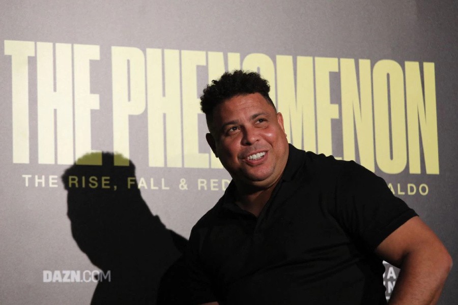 Soccer Football - Interview with Ronaldo Nazario - Madrid, Spain - October 14, 2022 Former Real Madrid, Barcelona and Brazil striker Ronaldo Nazario before a interview on the eve of the world premier of his documentary 'The Phenomenon' REUTERS/Violeta Santos Moura