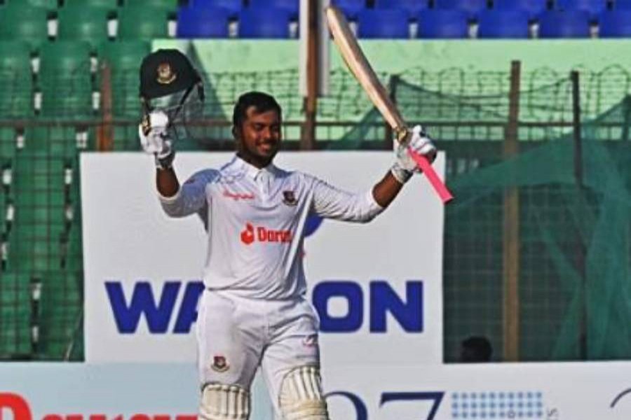 Zakir makes debut test ton for Tigers in a decade