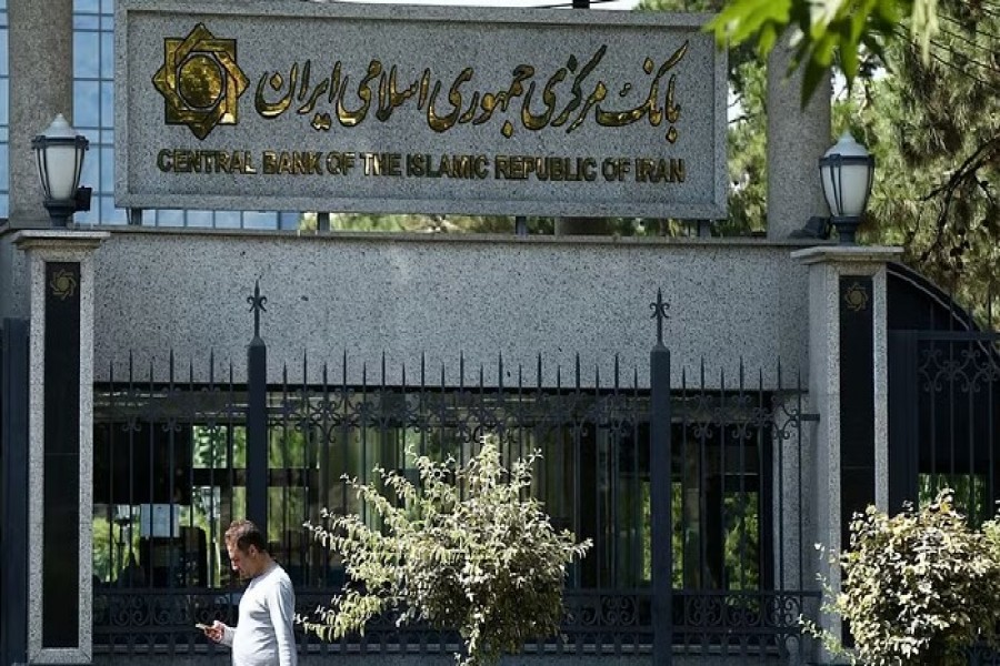 A man walks past the Central Bank of Iran in Tehran, Iran August 1, 2019. Nazanin Tabatabaee/WANA (West Asia News Agency) via REUTERS