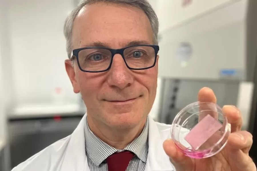 - British Heart Foundation Professor Massimo Caputo has pioneered the stem cell 'scaffold' technique