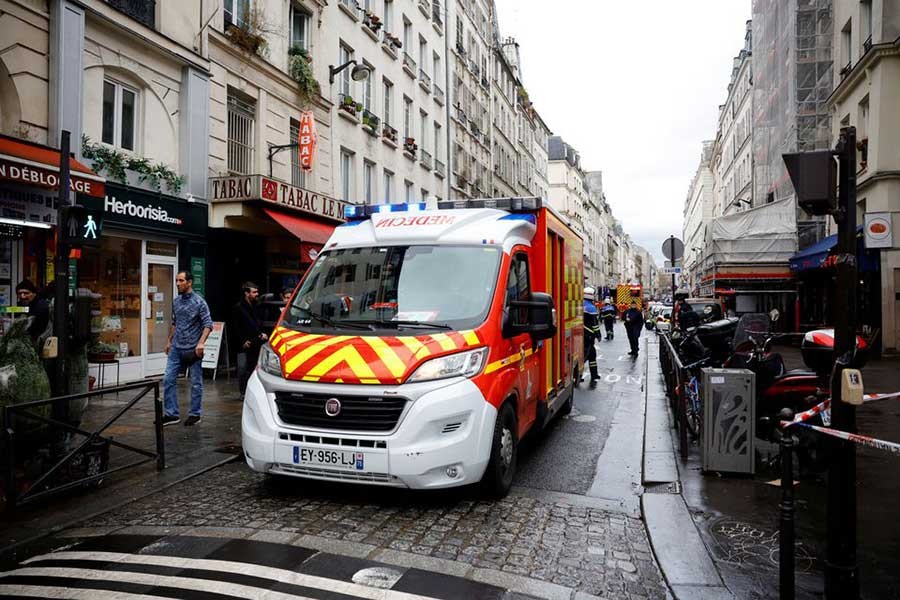 Two people dead after a shooting in Paris