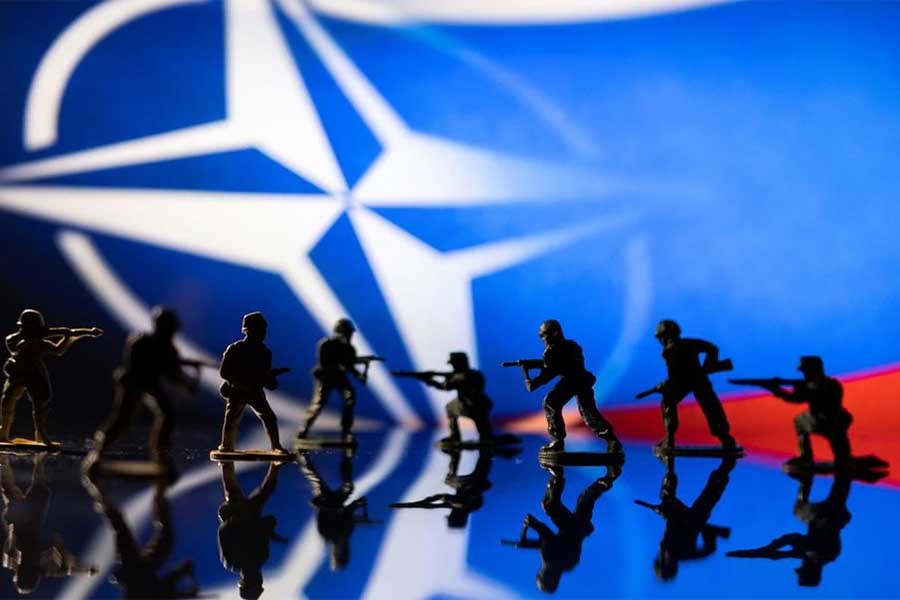 Russia says talks cannot take place keeping NATO instructors in Ukraine