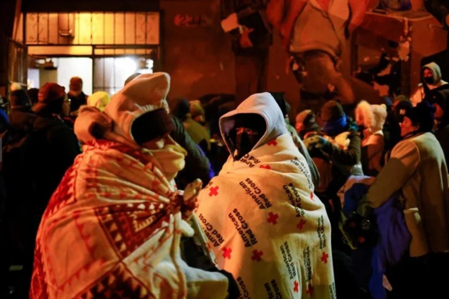 Migrants face freezing Christmas at US-Mexico border