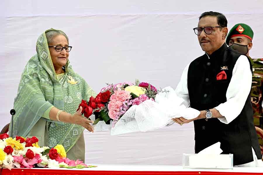 এতবার দলের দায়িত্ব থাকা ঠিক না, বিশ্বব্যাপী দুঃসময়ের জন্যই রাজি হয়েছি: প্রধানমন্ত্রী