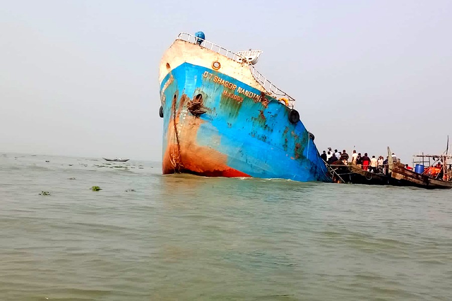 Vessel with 1.1m-litre fuel sinks in Meghna river 