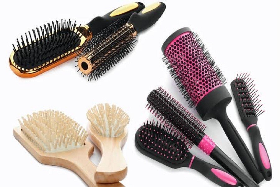 Choose a proper hair brush to reduce hair fall