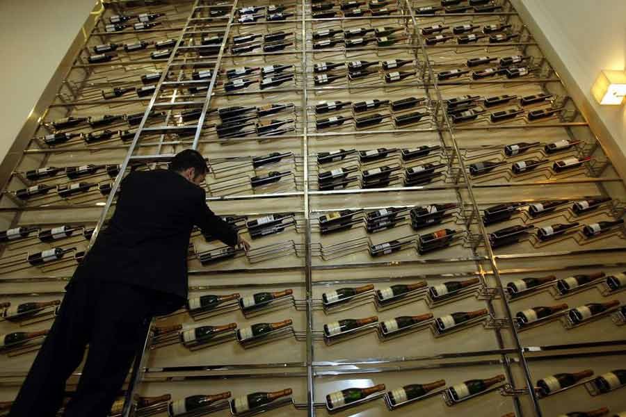 Dubai scraps 30pc tax on alcohol sales