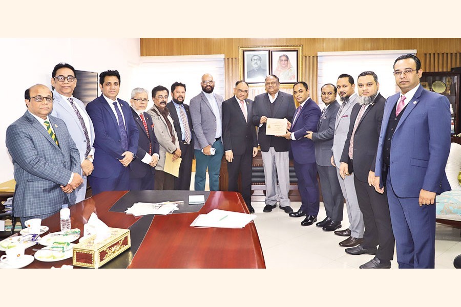 The newly elected Board of Directors of Dhaka Chamber of Commerce & Industry (DCCI) led by its president Barrister Md Sameer Sattar called on Commerce Minister Tipu Munshi at the secretariat on Monday