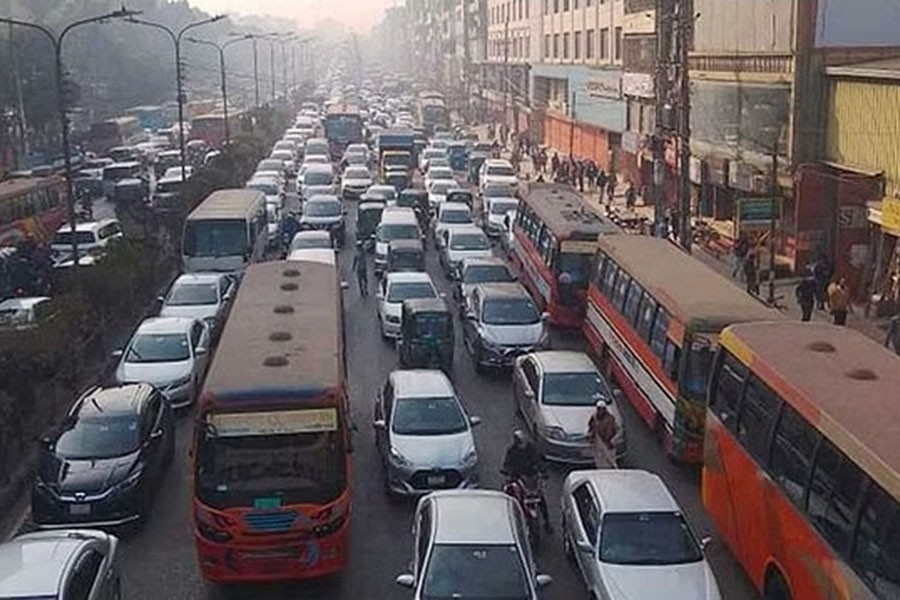 Traffic gridlock grips Dhaka as devotees flock for Ijtema