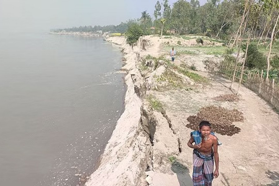 Erosion by Jamuna river in Sirajganj scares people