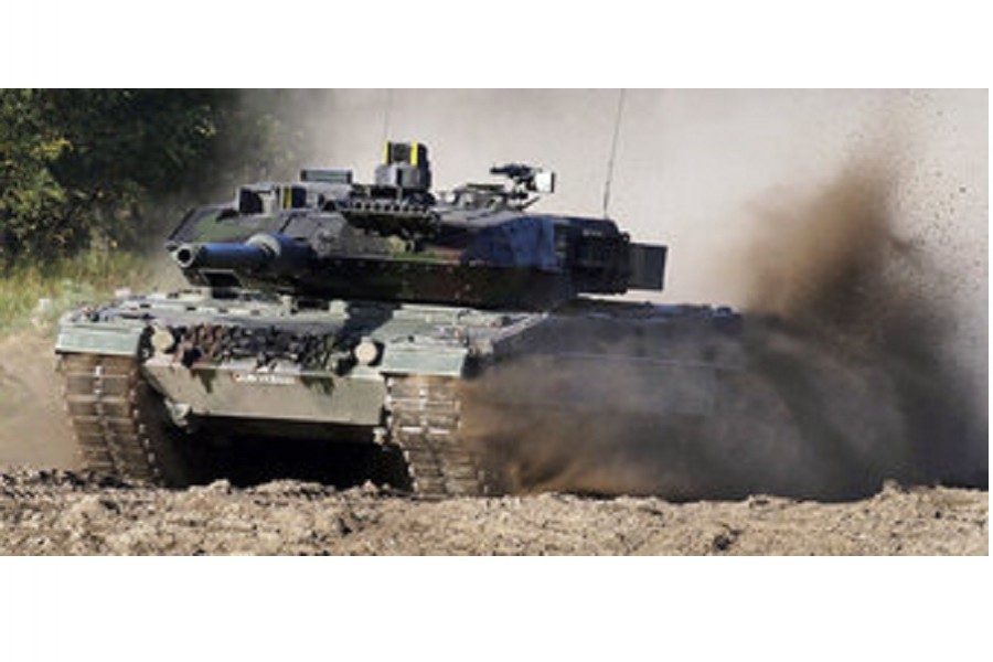 Poland asks Berlin to OK Ukraine tanks; Kyiv targets graft