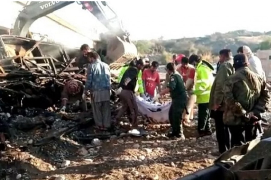 Rescue operations are underway after a bus carrying around 48 people crashed on the way from Balochistan's capital of Quetta to the southern city of Karachi. Photo: Dawn