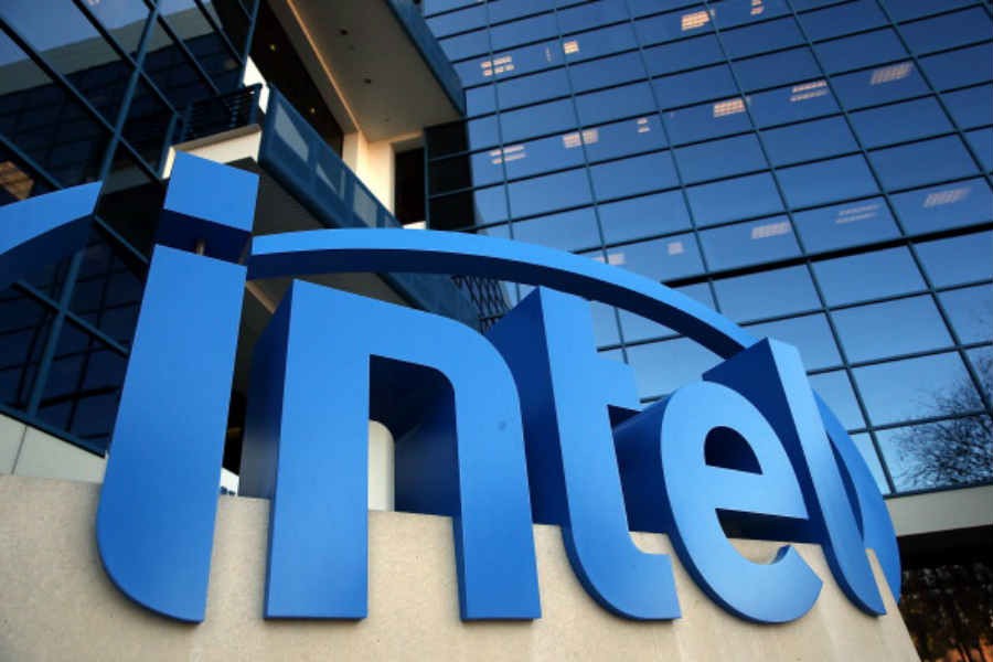 Intel slashes employee, exec pay amid PC market downturn