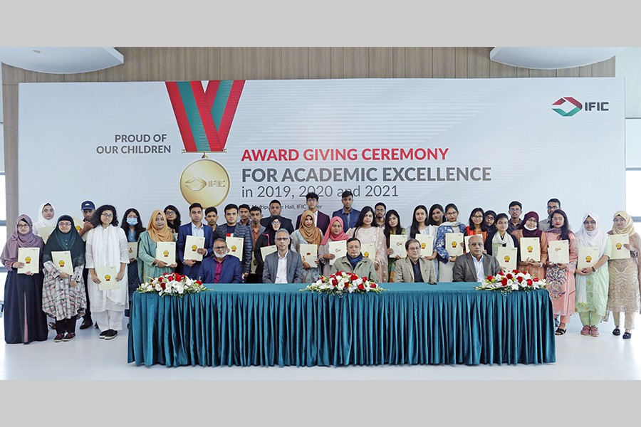 IFIC Bank honours the meritorious children of its employees
