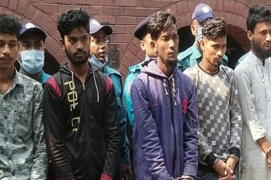 Police arrest five  over gang-rape of Jashore woman who came to Dhaka