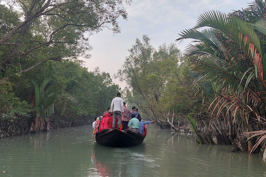 Silently roaming through the canals of Sundarbans