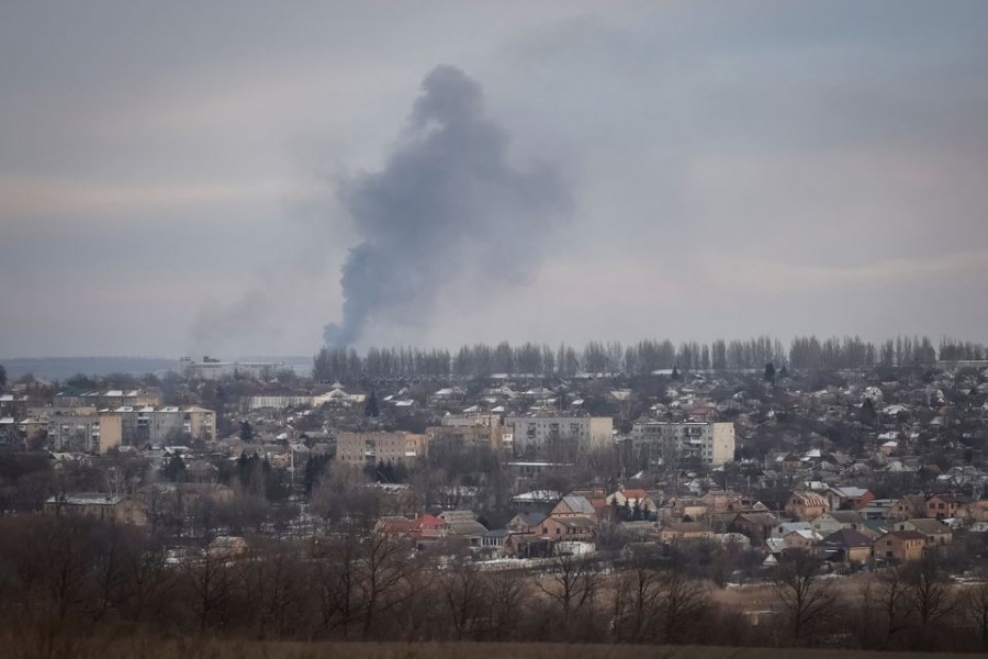 Smog is seen during a shelling, amid Russia's attack on Ukraine, in the front line city of Bakhmut in Donetsk region, Ukraine on February 9, 2023 — Reuters photo