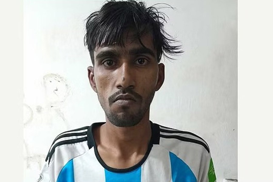 Police arrest Gazipur deliveryman for 'blackmailing girl with stolen photos'