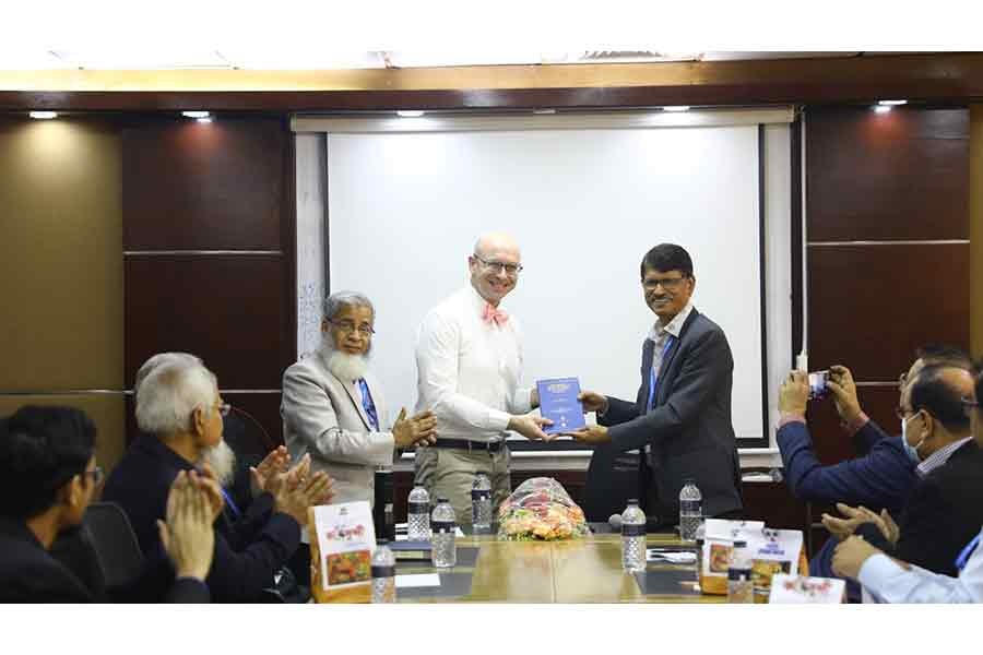 NSU holds seminar on philosophical challenges of climate change