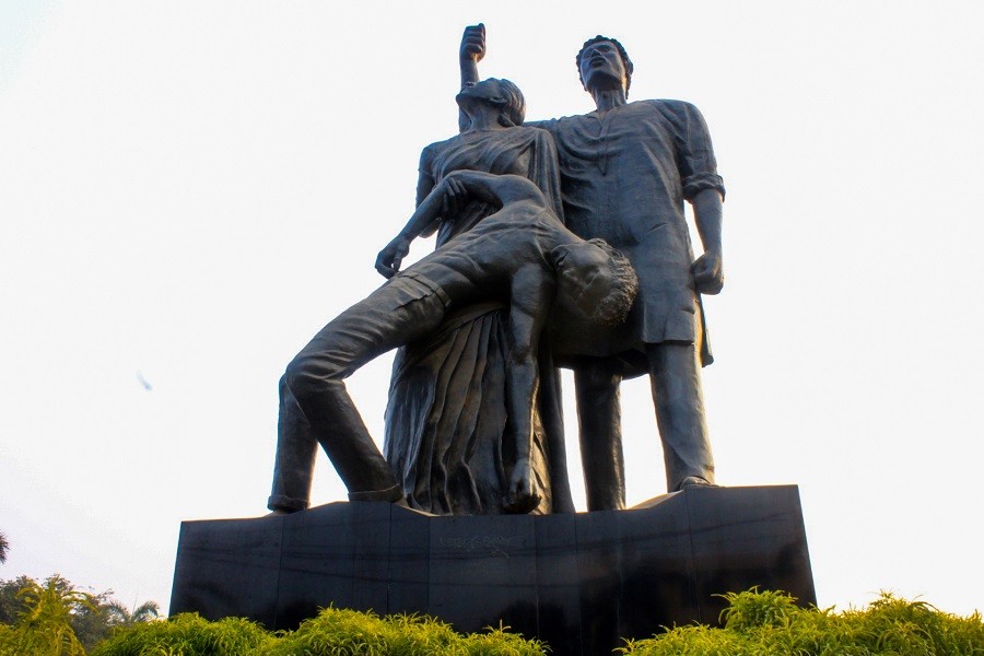 Sculpture ‘Amar Ekushey' at Jahangirnagar University. FE photo
